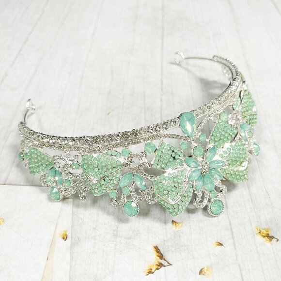 Lime Green Crown, Royal Princess Tiara, Silver Gemstone Crown, Quinceanera Tiara - Picture 7 of 10